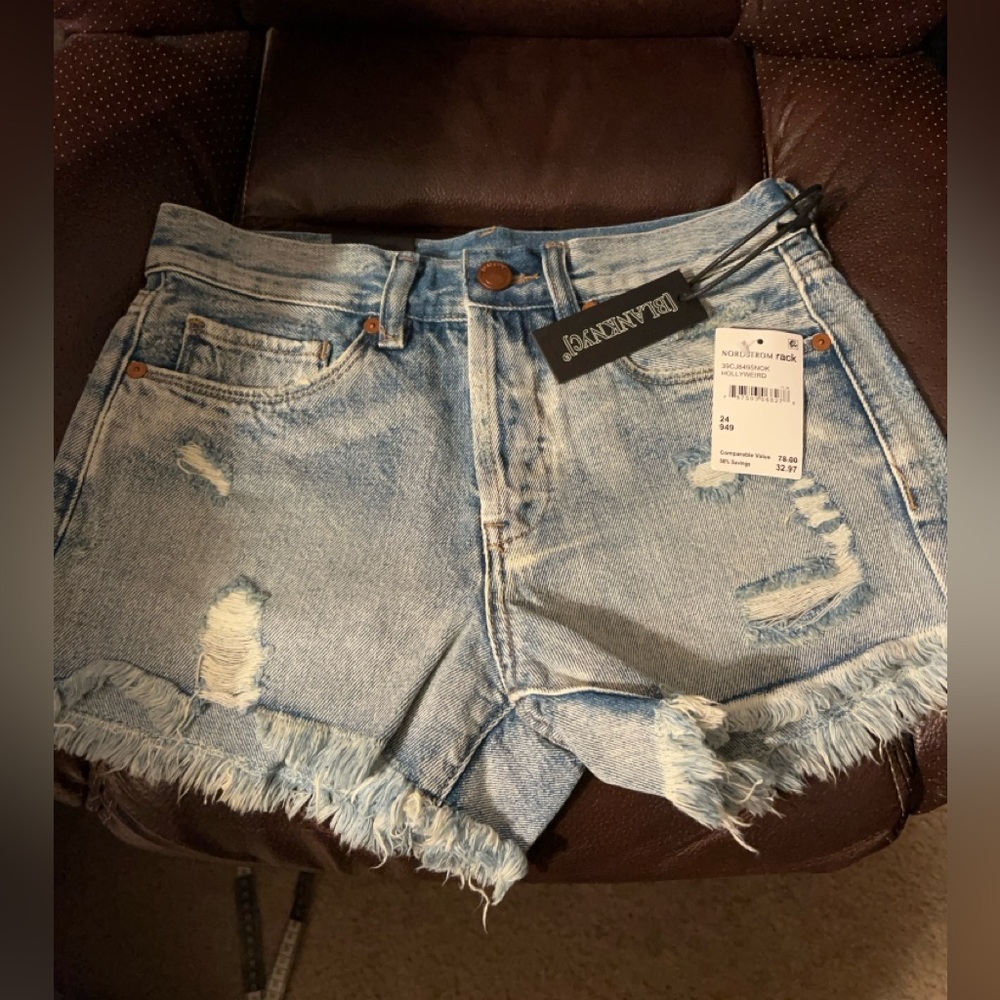 New BLANK NYC DAISY DUKE  DENIM DISTRESSED SHORTS